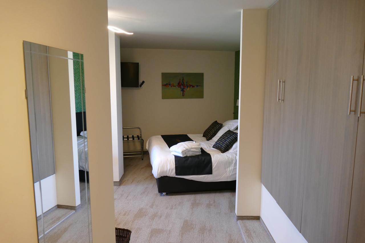 Hotel Monte Cristo Hoeselt Esterno foto